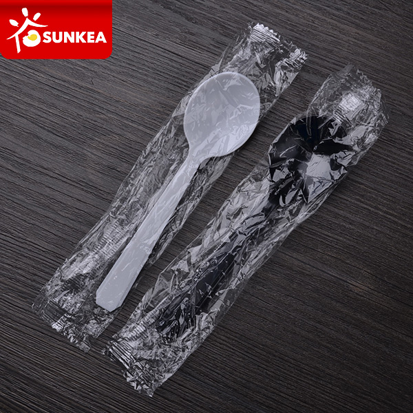Individually wrapped plastic cutlery sets